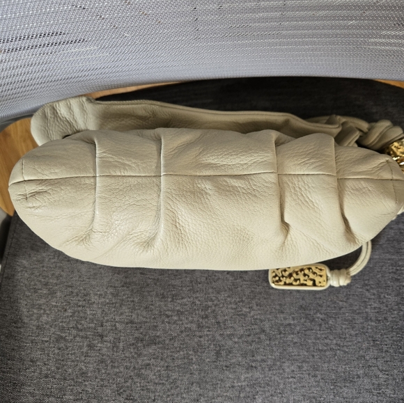 Michael Kors NWOT RARE Shoulder Bag!! - Picture 6 of 11